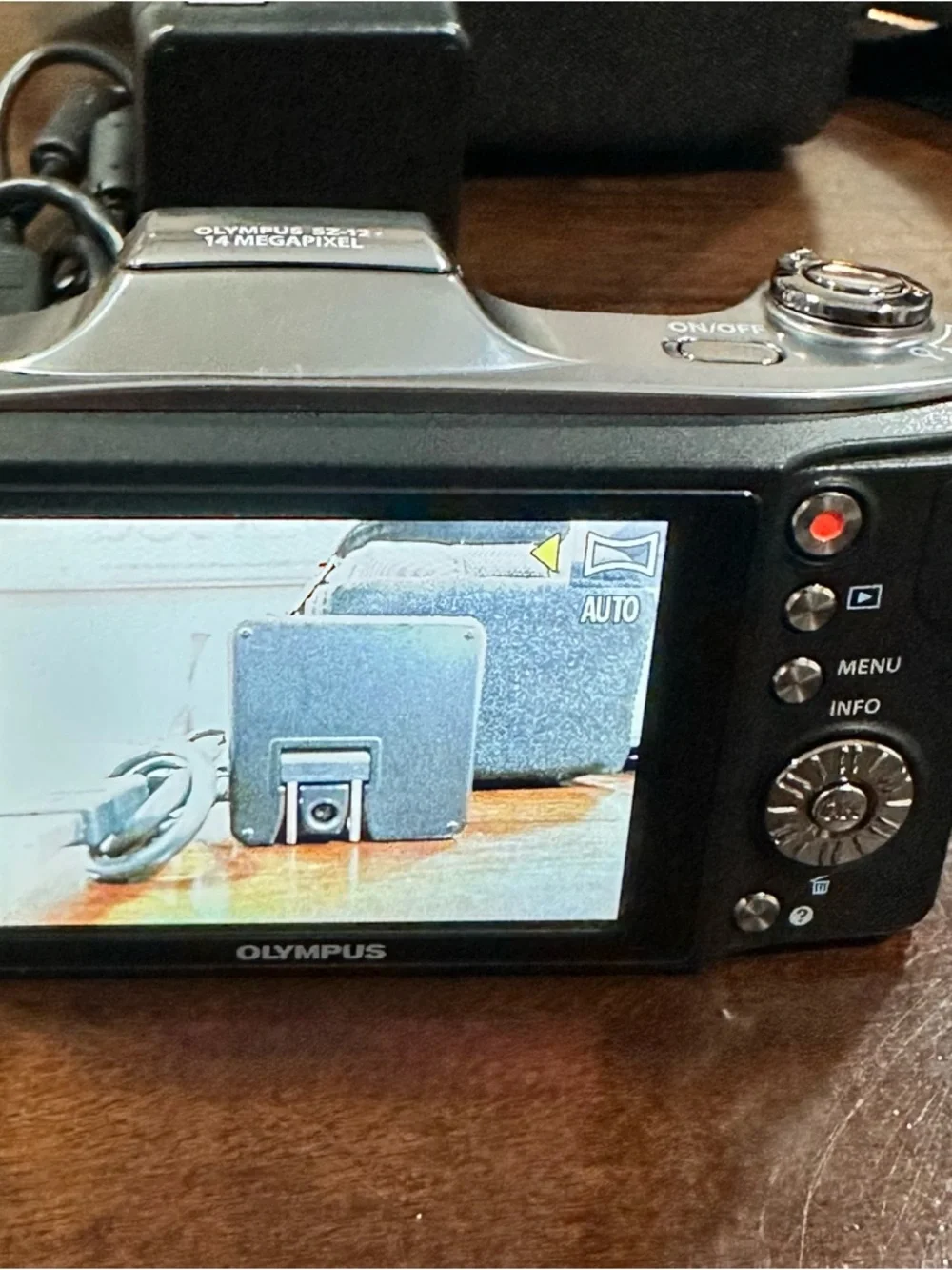 Olympus SZ-12 Digital Camera 14MP, Battery,Charger-GREAT CONDITION Tested Works